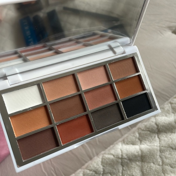 Makeup Bundle with Love Craft Beauty and Sephora - Picture 3 of 4